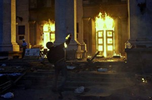 В Одессе в результате устроенного радикалами из «Правого сектора» пожара погибли 43 человека, пострадали более 170.